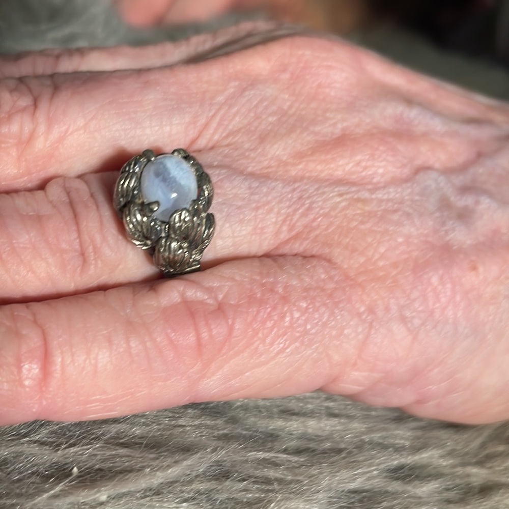 Very Vintage, Sterling Silver, Agate/Moonstone ring. Cloudy with Clear swirls.